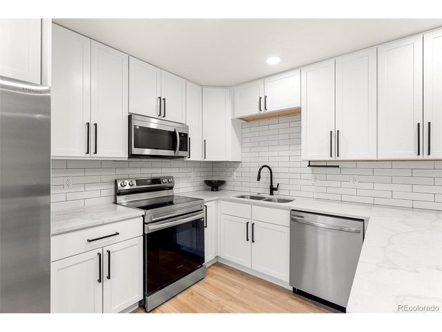 7683 S Vine St, Centennial, CO 80122