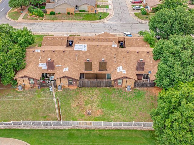2910 Stonepoint Dr 2910, Edmond, OK 73034