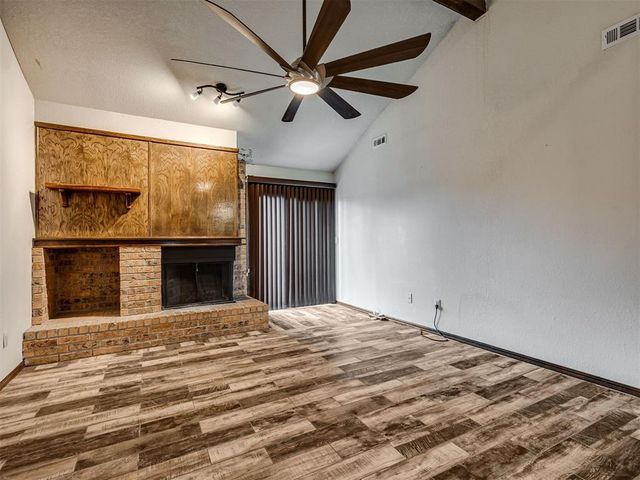 2910 Stonepoint Dr 2910, Edmond, OK 73034