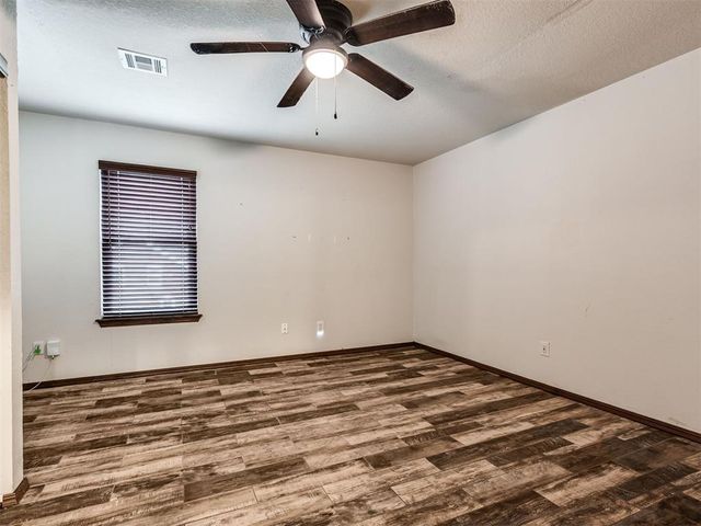 2910 Stonepoint Dr 2910, Edmond, OK 73034
