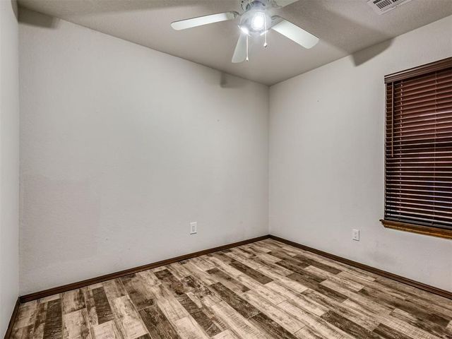 2910 Stonepoint Dr 2910, Edmond, OK 73034