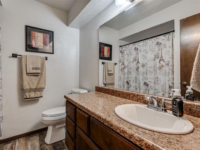 2910 Stonepoint Dr 2910, Edmond, OK 73034