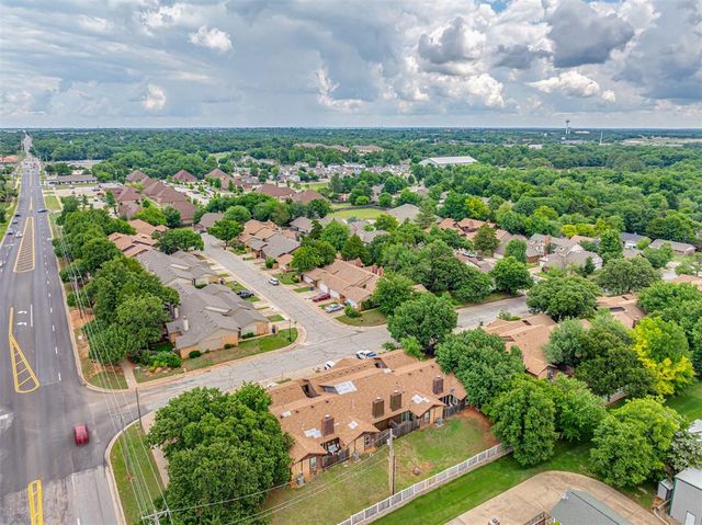 2910 Stonepoint Dr 2910, Edmond, OK 73034