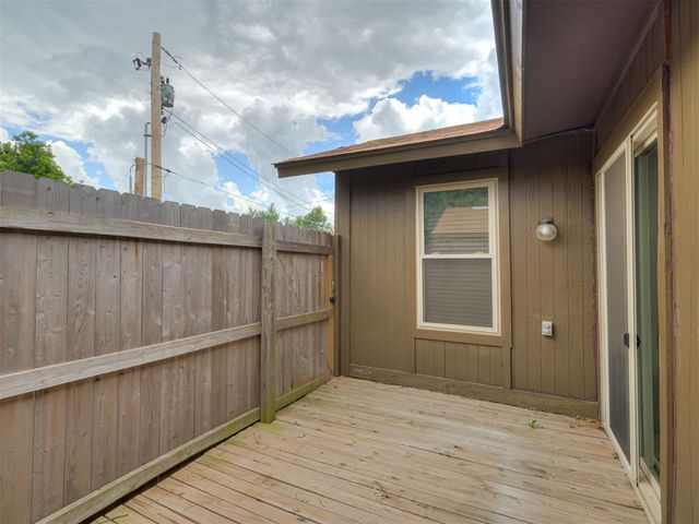 2910 Stonepoint Dr 2910, Edmond, OK 73034