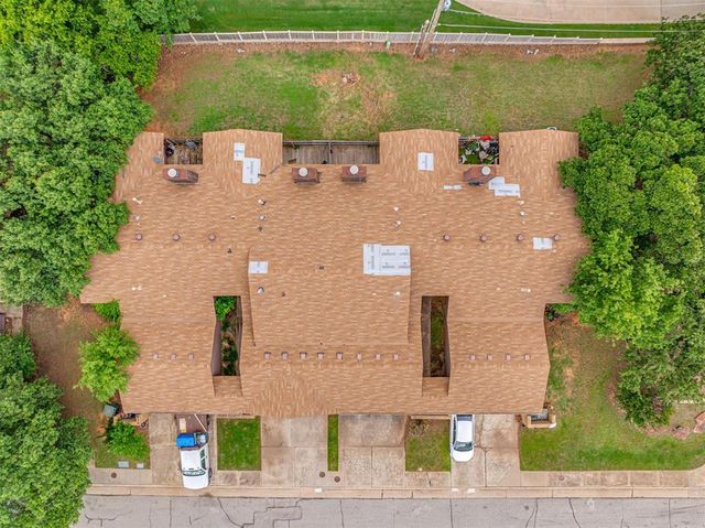 2910 Stonepoint Dr 2910, Edmond, OK 73034
