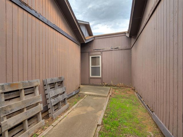 2910 Stonepoint Dr 2910, Edmond, OK 73034