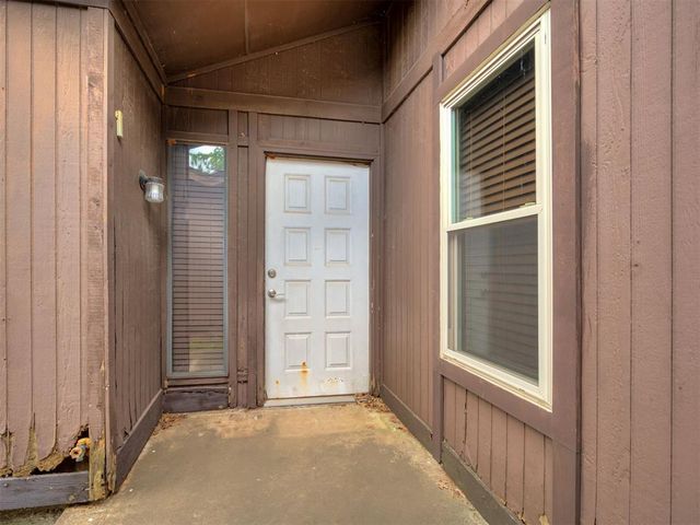 2910 Stonepoint Dr 2910, Edmond, OK 73034
