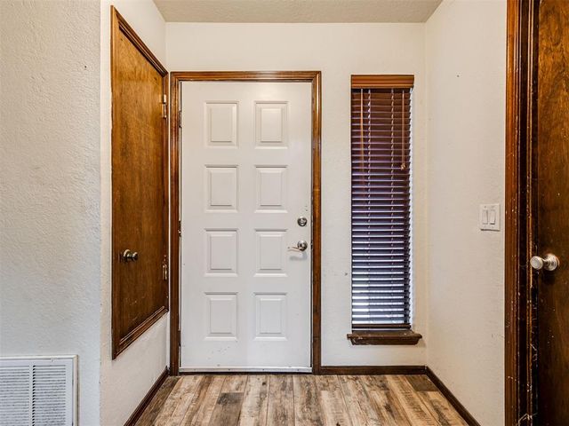 2910 Stonepoint Dr 2910, Edmond, OK 73034