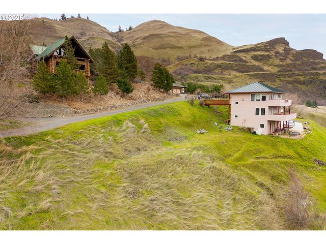 812 KLICKITAT St, Lyle, WA 98635