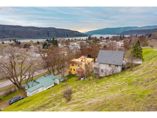 812 KLICKITAT St, Lyle, WA 98635