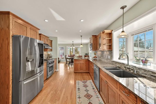 927 E Lexington BOULEVARD, Whitefish Bay, WI 53217