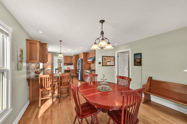 927 E Lexington BOULEVARD, Whitefish Bay, WI 53217