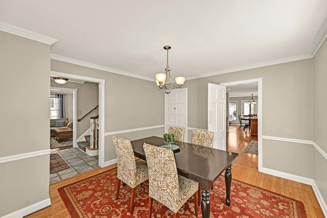 927 E Lexington BOULEVARD, Whitefish Bay, WI 53217