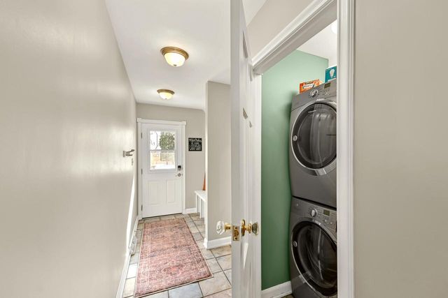 927 E Lexington BOULEVARD, Whitefish Bay, WI 53217