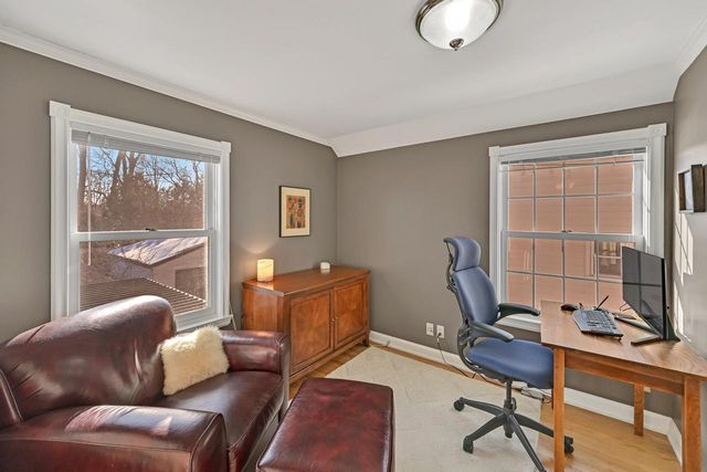 927 E Lexington BOULEVARD, Whitefish Bay, WI 53217