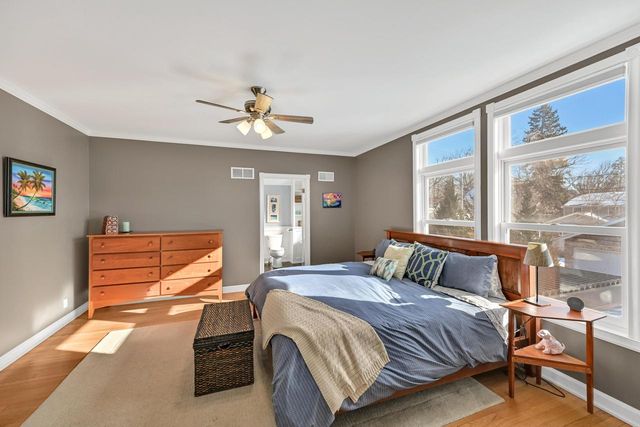 927 E Lexington BOULEVARD, Whitefish Bay, WI 53217