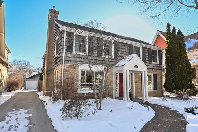 927 E Lexington BOULEVARD, Whitefish Bay, WI 53217