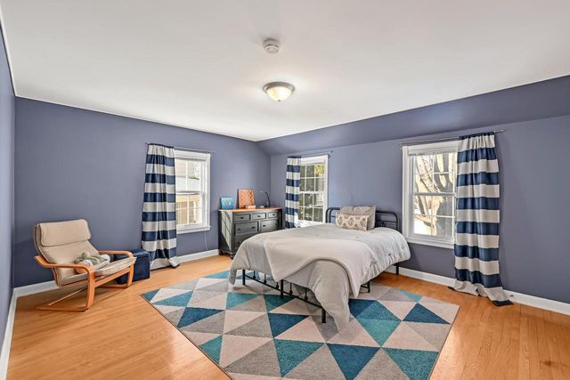 927 E Lexington BOULEVARD, Whitefish Bay, WI 53217