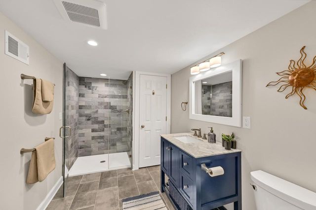 927 E Lexington BOULEVARD, Whitefish Bay, WI 53217