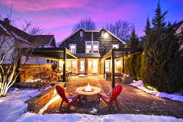 927 E Lexington BOULEVARD, Whitefish Bay, WI 53217