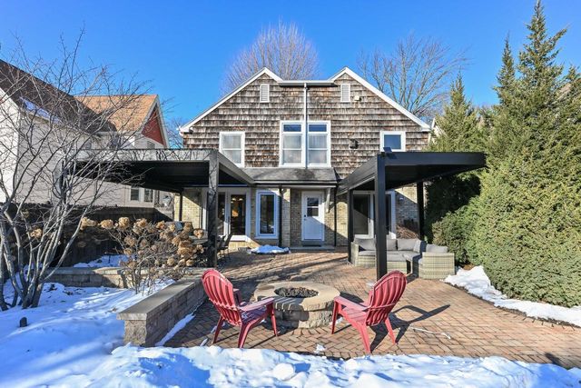 927 E Lexington BOULEVARD, Whitefish Bay, WI 53217