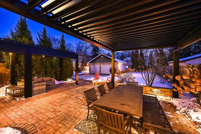 927 E Lexington BOULEVARD, Whitefish Bay, WI 53217