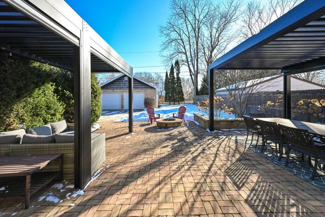 927 E Lexington BOULEVARD, Whitefish Bay, WI 53217