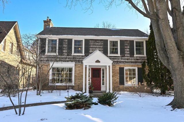 927 E Lexington BOULEVARD, Whitefish Bay, WI 53217