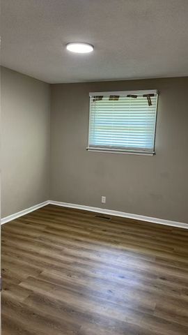120 Story Book Dr, Clarksville, TN 37042