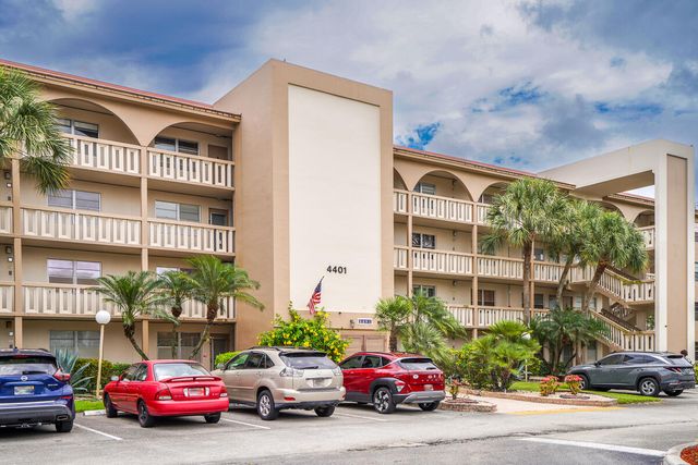 4401 Martinique Court D2, Coconut Creek, FL 33066