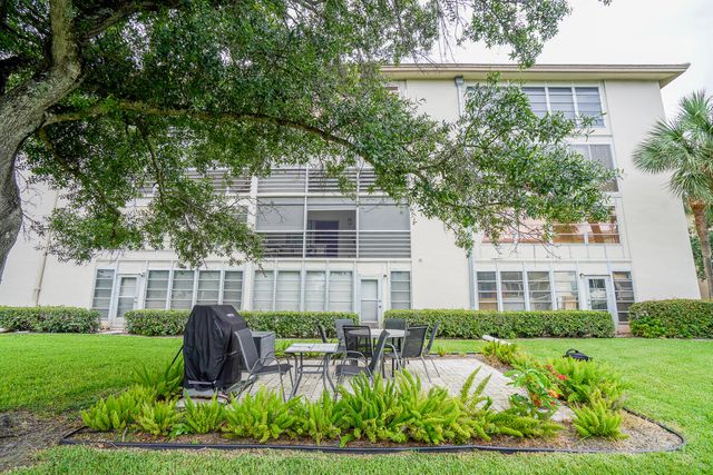 4401 Martinique Court D2, Coconut Creek, FL 33066