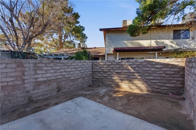 2341 Wooster Circle B, Las Vegas, NV 89108
