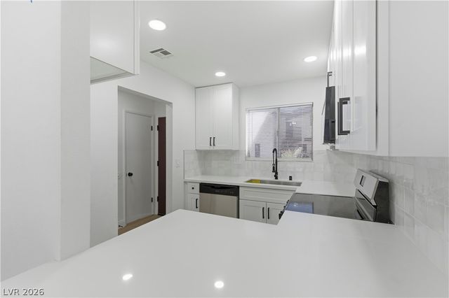2341 Wooster Circle B, Las Vegas, NV 89108