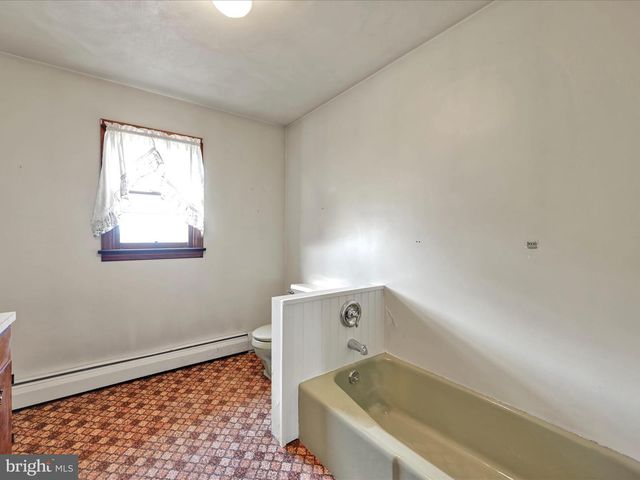 125 MAPLE DR, Fredericksburg, PA 17026