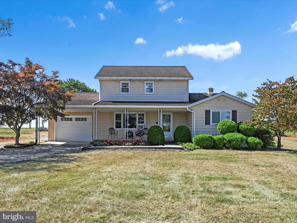 125 MAPLE DR, Fredericksburg, PA 17026