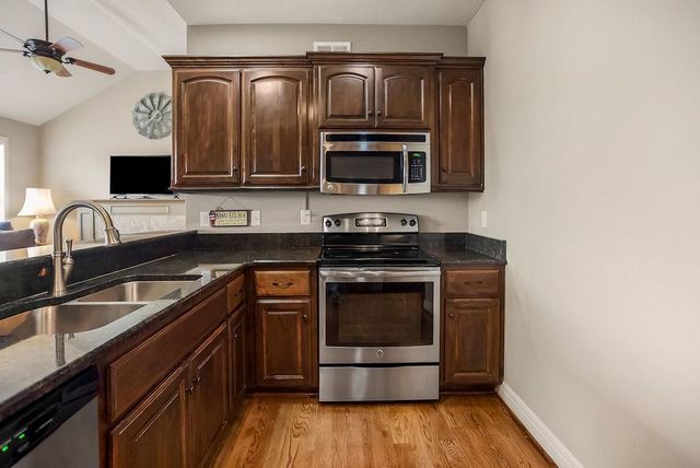 14111 Amanda Lane, Basehor, KS 66007