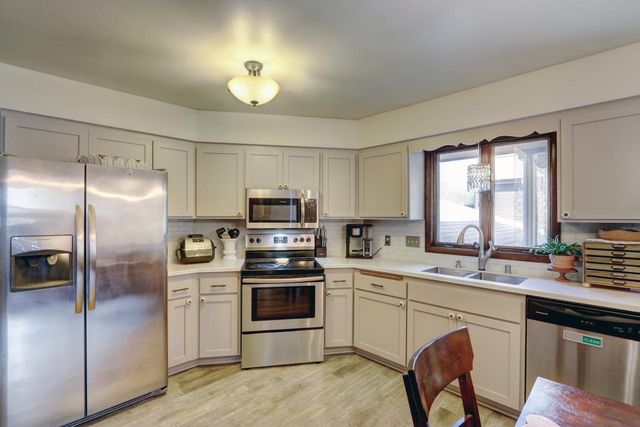 10939 W Coronado COURT, Franklin, WI 53132