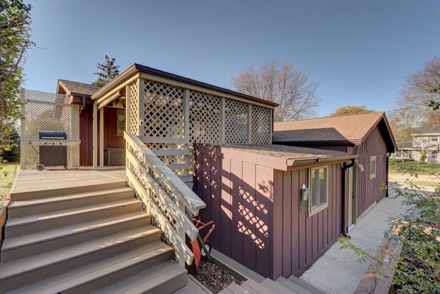 10939 W Coronado COURT, Franklin, WI 53132