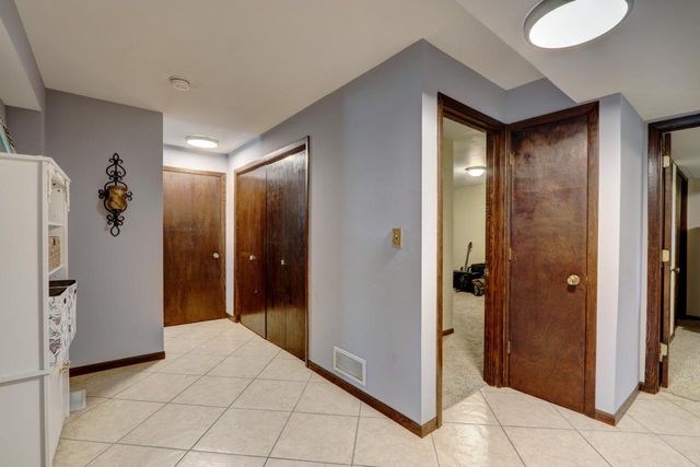 10939 W Coronado COURT, Franklin, WI 53132