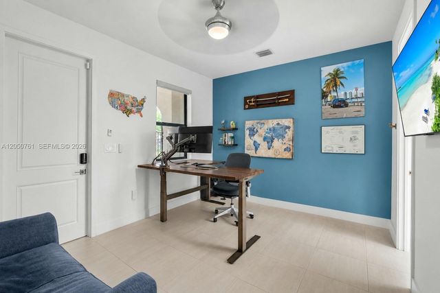 10702 SW 53rd St, Cooper City, FL 33328