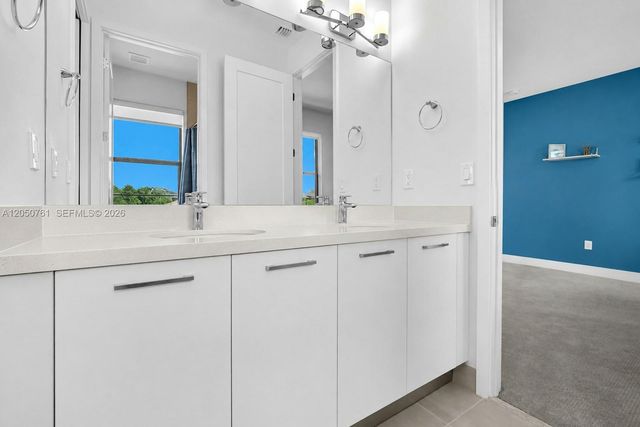 10702 SW 53rd St, Cooper City, FL 33328