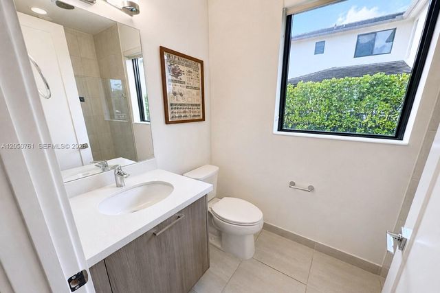 10702 SW 53rd St, Cooper City, FL 33328