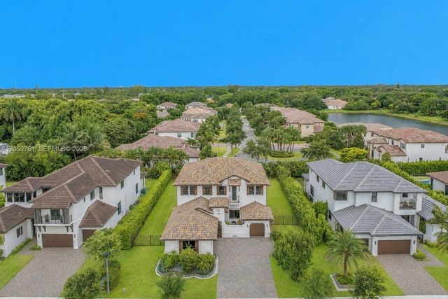10702 SW 53rd St, Cooper City, FL 33328