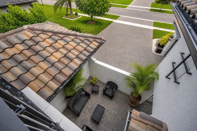 10702 SW 53rd St, Cooper City, FL 33328