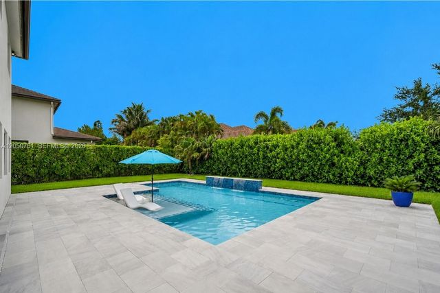 10702 SW 53rd St, Cooper City, FL 33328