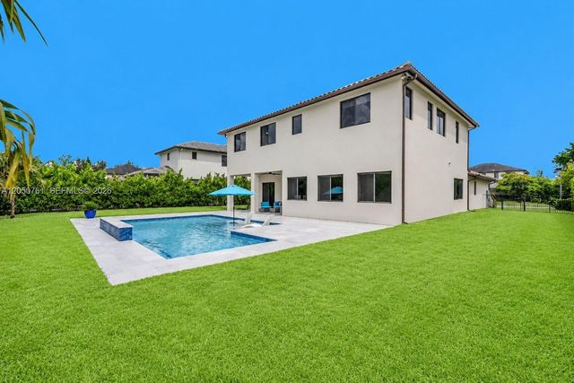 10702 SW 53rd St, Cooper City, FL 33328