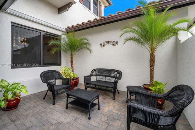 10702 SW 53rd St, Cooper City, FL 33328