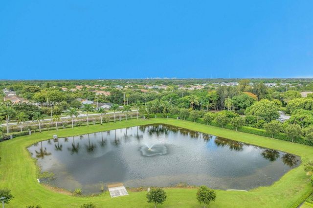 10702 SW 53rd St, Cooper City, FL 33328