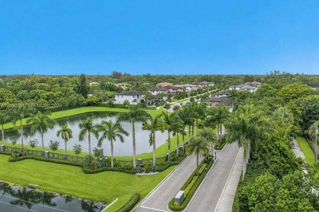 10702 SW 53rd St, Cooper City, FL 33328