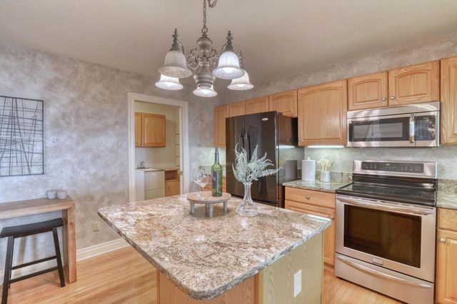 N24W30375 Crystal Springs DRIVE, Pewaukee, WI 53072